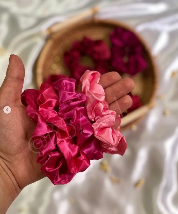 Satin scrunchies - Red & Pink collection بكل ساتان  - مجموعة الاحمر و الزهري